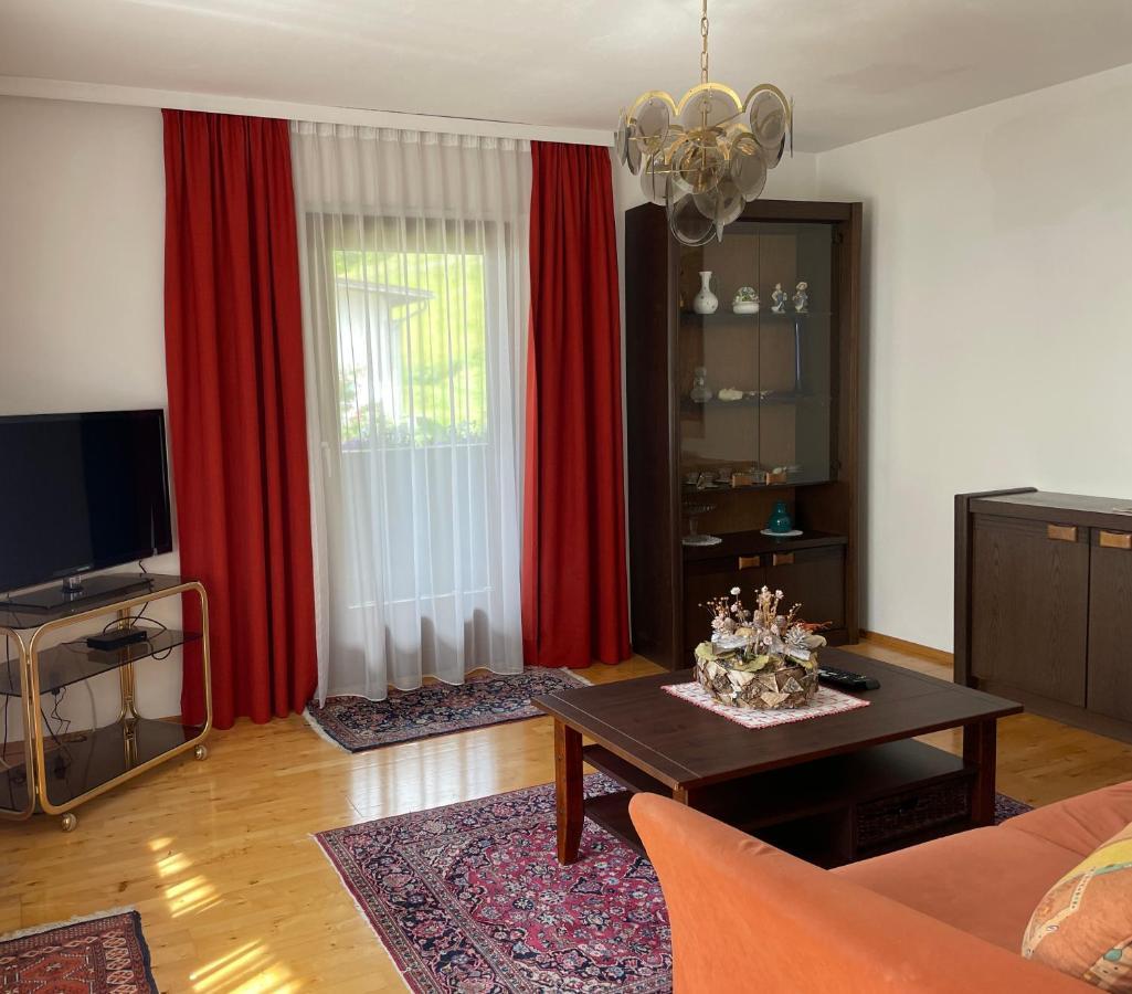 Ferienwohnung Zita Weber ノイシュティフト・イム・シュトゥーバイタール エクステリア 写真